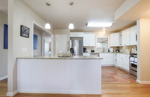 Shearer Hills - Ridgeview House | REX | 10% OFF | Updated & Cozy | Fast WiFi | Entire Family Home in San Antonio