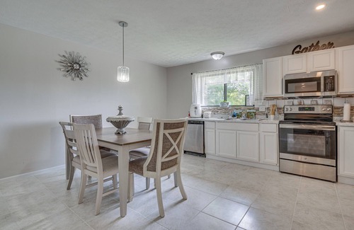Reynoldsburg House | Reynoldsburg Home w/Patio ~ 11 Mi to Columbus!