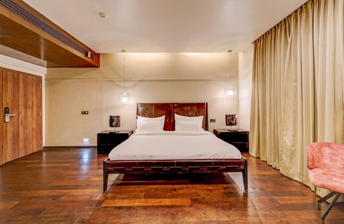 Thousand Lights West Hotel | RG Suites Slate