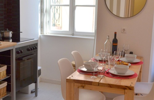 Mouraria House | RH Farinhas 5, Lisbon Center Apartment