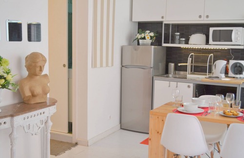 Mouraria House | RH Farinhas 5, Lisbon Center Apartment