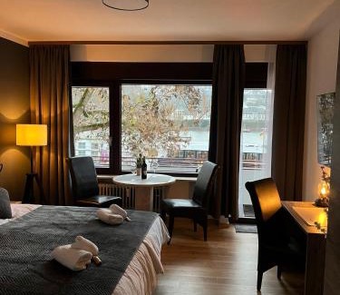 Altstadt Apartment | Rheinpanorama Suite mit Balkon