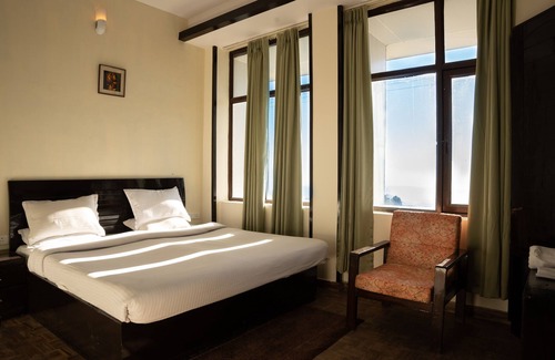 Kempty Range Hotel | Rhodo Inn