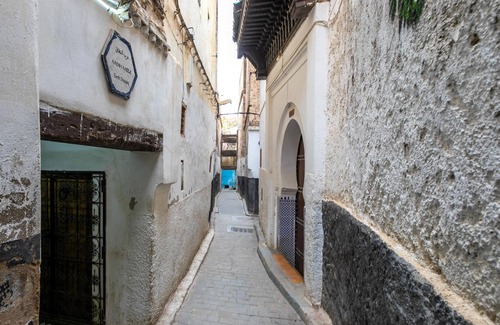 R'habet Zbib House | Riad Ancestral au Cœur de la Médina de Fès Avec Superbe Terrasse Panoramique