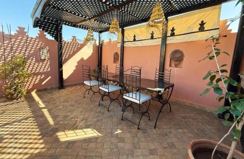 Kbour Chou Villa | RIAD PRIVATIF avec Piscine Chauffée au Cœur de la Médina et Petits-Déjeuners Inclus