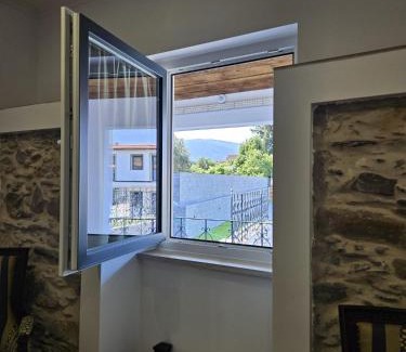 Lousa House | Ribeirinha