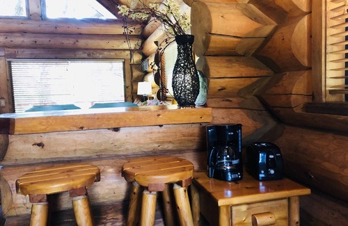 Marble Falls Cabin | Rica Shae: Charming Lakeside Escape Awaits You!