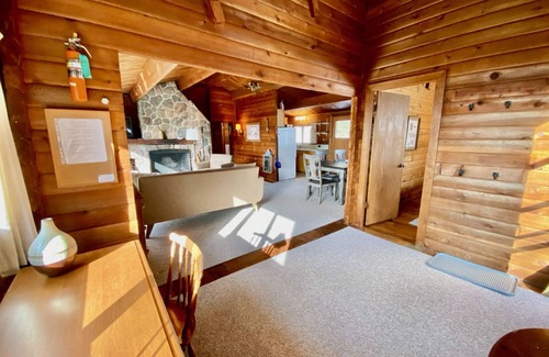 Roseneath Cottage | Rich Views of Rice Lake