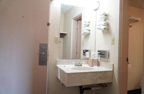 Richmond Hotel | Richmond - Quality Quarters Inn