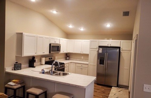 Wildwood Villa | Richmond Village, Brownwood Paddock Square & Yesteryear Golf cart Bikes included