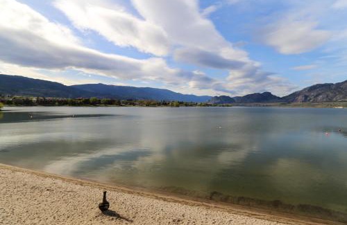 Okanagan-Similkameen Hotel | Richter Pass Beach Resort