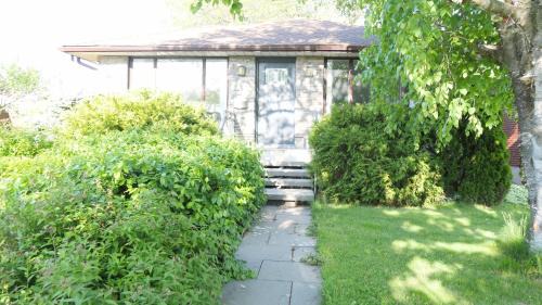 Richview Apartment | Richview Gardens Suite, 3-bdr