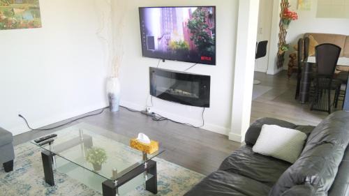 Richview Apartment | Richview Gardens Suite, 3-bdr