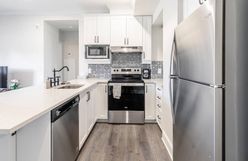 Smiths Falls Apartment | Rideau 1Bd Apartment Balcony Free Parking