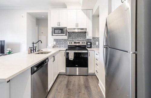Smiths Falls Apartment | Rideau 1Bd Apartment Balcony Free Parking 2