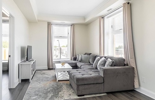 Smiths Falls Apartment | Rideau 2Br Signature Apartment Free Parking