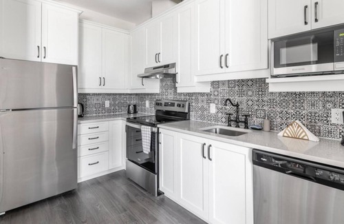 Smiths Falls Apartment | Rideau King 1Br Apartment Free Parking