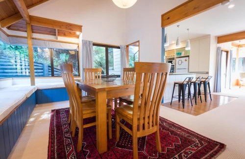 Lake Okareka House | Ridge Retreat