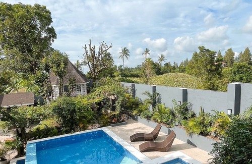 Malabag House | Ridgetop Resthouse with pool - 5 mins away from Tagaytay!