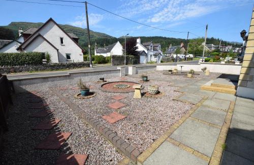 Lochgoilhead House | Ridgeview Villa - Partial loch view