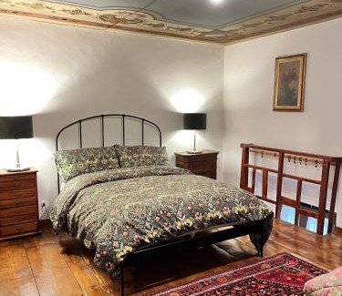 Settignano Apartment | Rifugio Rustico con Vista sulle Colline Toscane