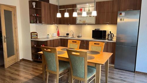 Valmiera Apartment | RIGA street Apartment 54 entire house