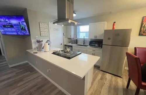 Central Arlington House | Right by AT&T, Rangers stadium
