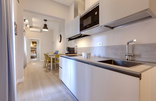 San Lorenzo Apartment | Right in the center of the city in a modern and comfortable environment.