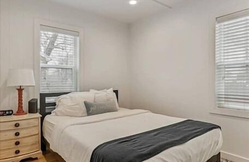 Franklin House | Right off i15, Queen Bed, No Service Fee!