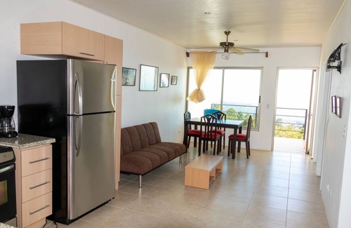 Cajon Condo | Right Unit: La Casa Blanca de Grecia