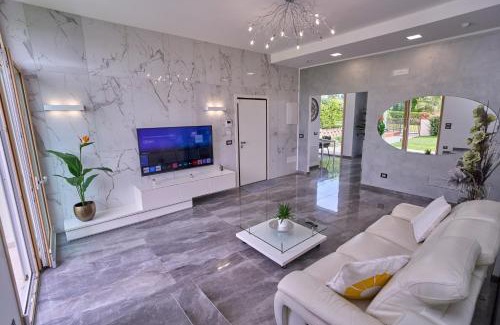 Patrignano House | Rimini, 4 Camere con Giardino Privato e Parcheggio Gratuito, Relax a 10 Minuti dal Mare