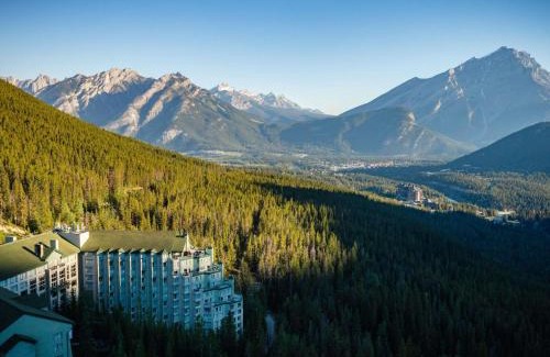 Banff Hotel | Rimrock Banff, Emblems Collection