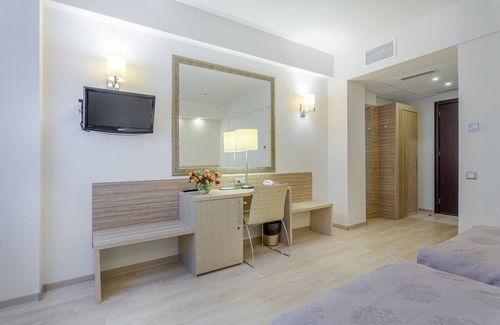 Otopeni Hotel | RIN Airport