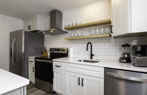 Northeast Virginia Beach Apartment | Rincon - Loft #6 - 8 min walk to the beach