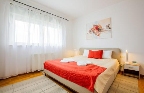 Timisoara Apartment | RING - Spacious DeLuxe Apartment, BIG Terrace, Plus FREE Underground Parking