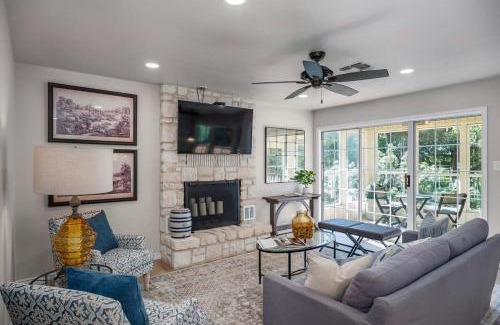 Stonewall House | Rio Ranchito, Hot tub, Riverfront, Fire pit!