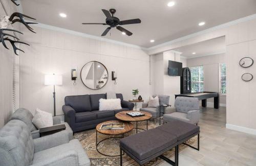 Stonewall House | Rio Ranchito, Hot tub, Riverfront, Fire pit!