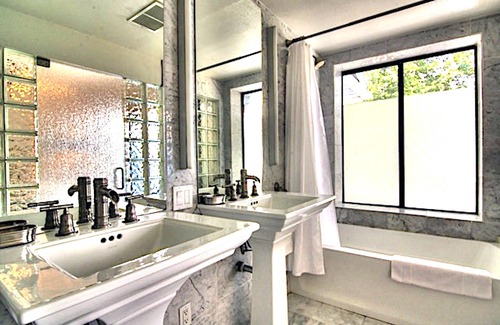 Three Rivers Hotel | Rio Sierra Riverhouse
