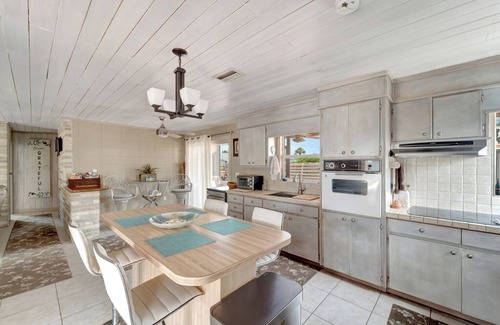 South Venice House | Ripple Inn: Coastal vacation home w/lagoon pool access 1/2 mile to beach ferry