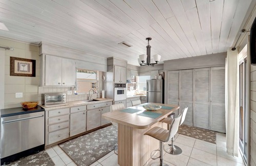 South Venice House | Ripple Inn: Coastal vacation home w/lagoon pool access 1/2 mile to beach ferry