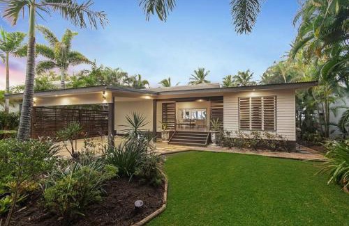 Mission Beach House | Ripples on the Beach - Beachfront Mission Beach