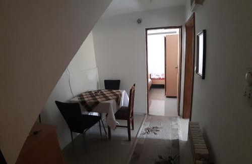 Foca Apartment | Ris