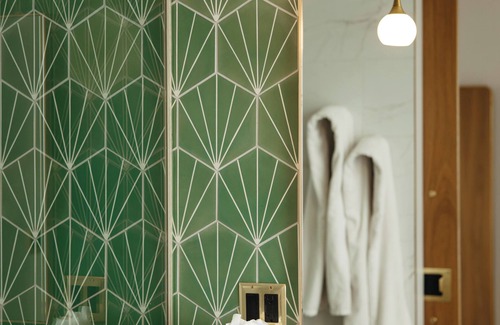 Alhambra Hotel | Rise Uptown Hotel