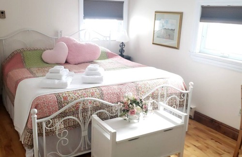 Clarington Bed & Breakfast | Rising Spirit Bed & Breakfast