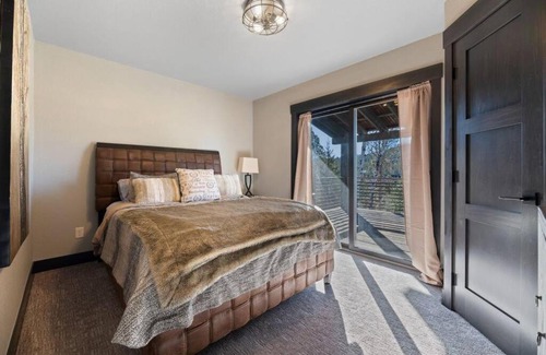 Lead House | Rising Sun, Restful Cabin At Terry Peak