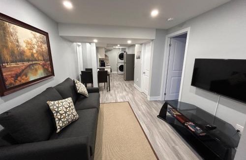 Whitby House | Rita's Kunjo - 2BR, 3BD, 2WR, Full Ktchn, Living