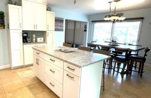 Key Colony Beach House | RITA'S PARADISE 37.5' DOCK-ICE MAKER-Cabana Club-TIKI HUT-Screen Porch-Bait Frez