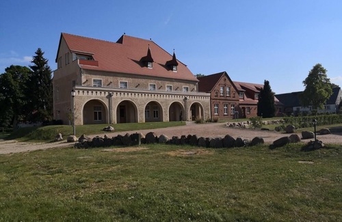 Stolpe b. Anklam Apartment | Ritter Florin Wf-44 - Der Westflügel