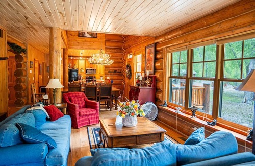 Lake City House | Ritz on the River - Gorgeous Log Cabin in the Heart of Town and Along the Lake Fork of the Gunnison