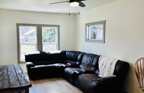 Great Falls House | Ritzy Rental Centrally Located